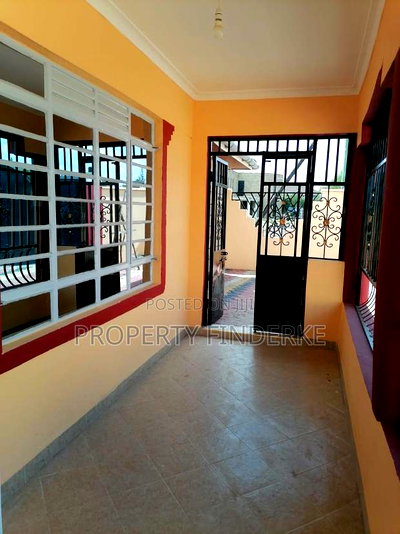 3bdrm Bungalow in Kitengela for sale - Image 10