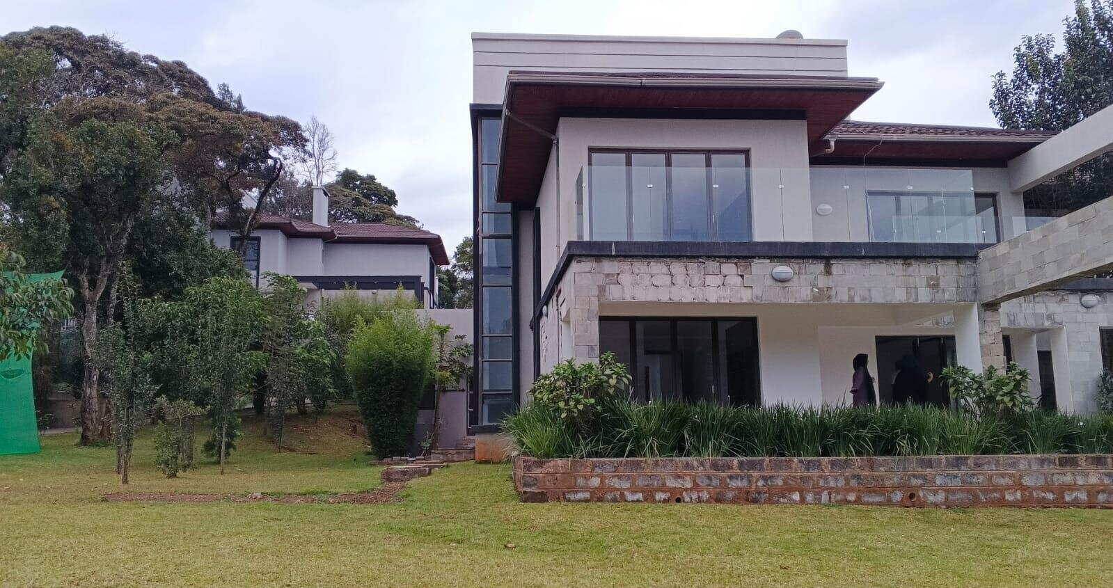 5-Bed Townhouse on Half-Acre in Gated Community – Karen Ololua