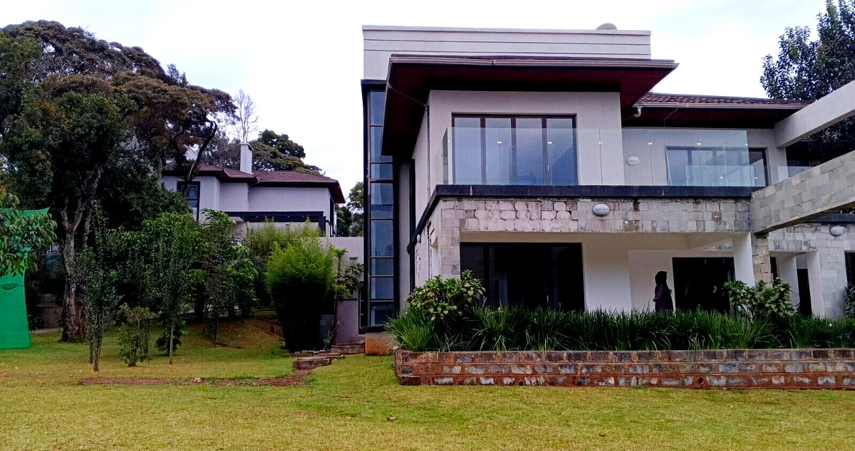 5-Bed Townhouse on Half-Acre in Gated Community – Karen Ololua
