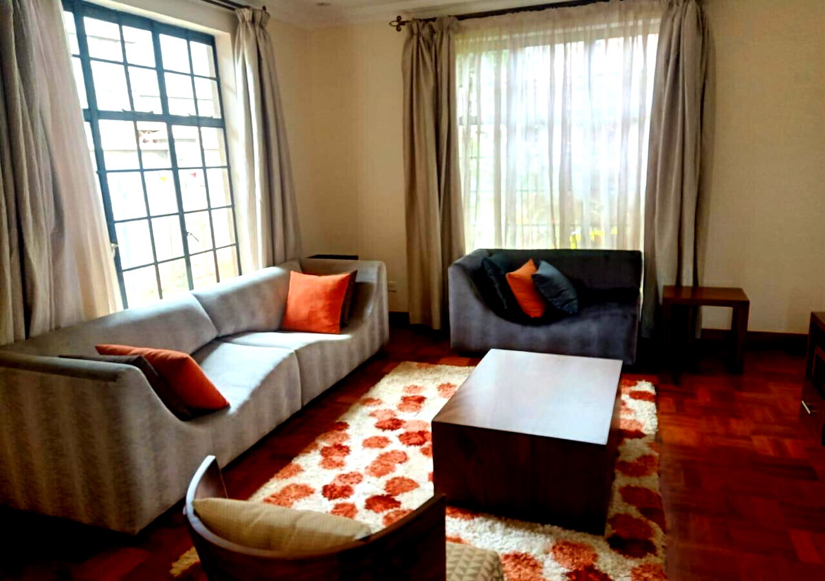 5-Ensuite Townhouse with Grand Fireplace & Sunken Lounge – Karen