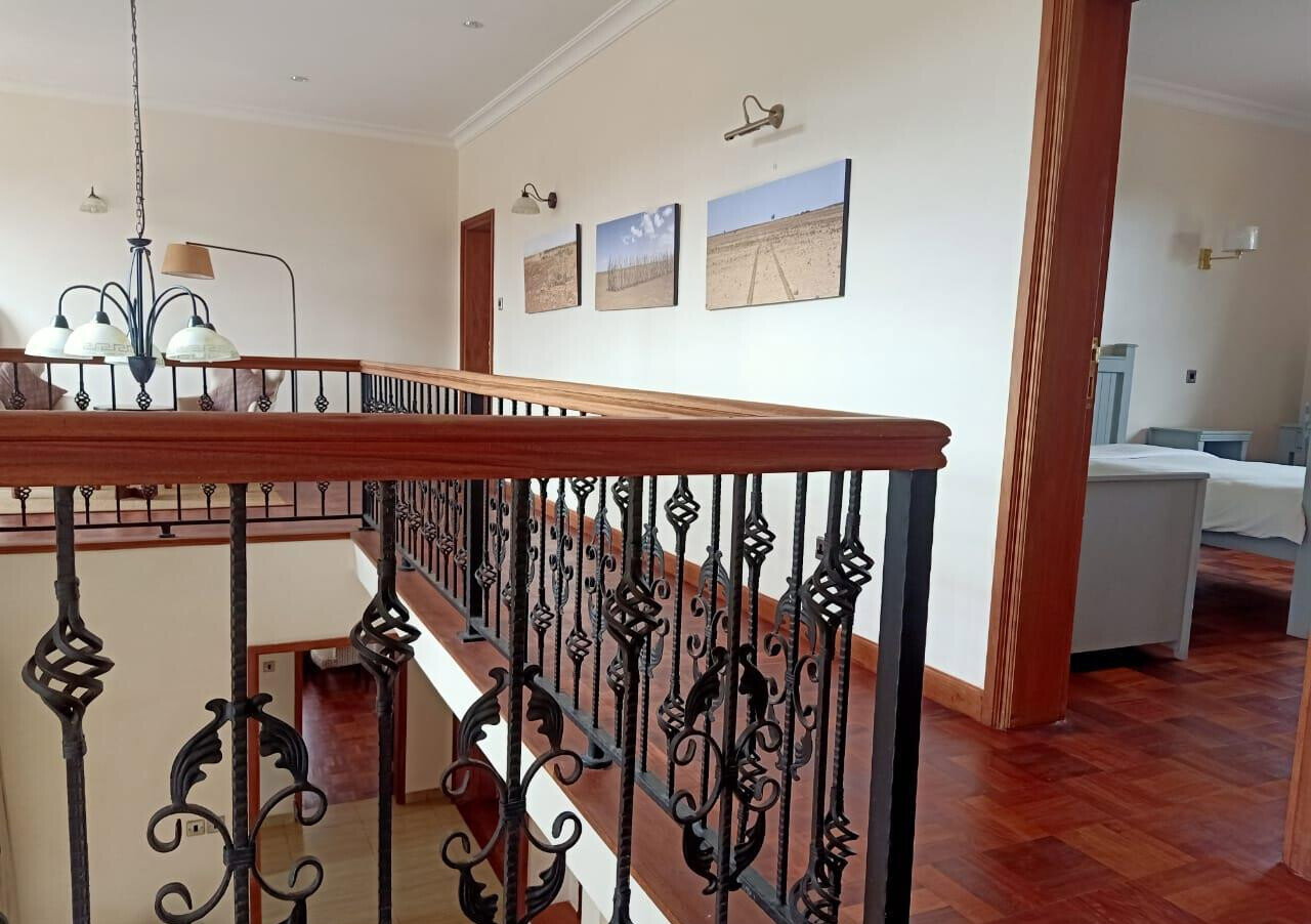 5-Ensuite Townhouse with Grand Fireplace & Sunken Lounge – Karen