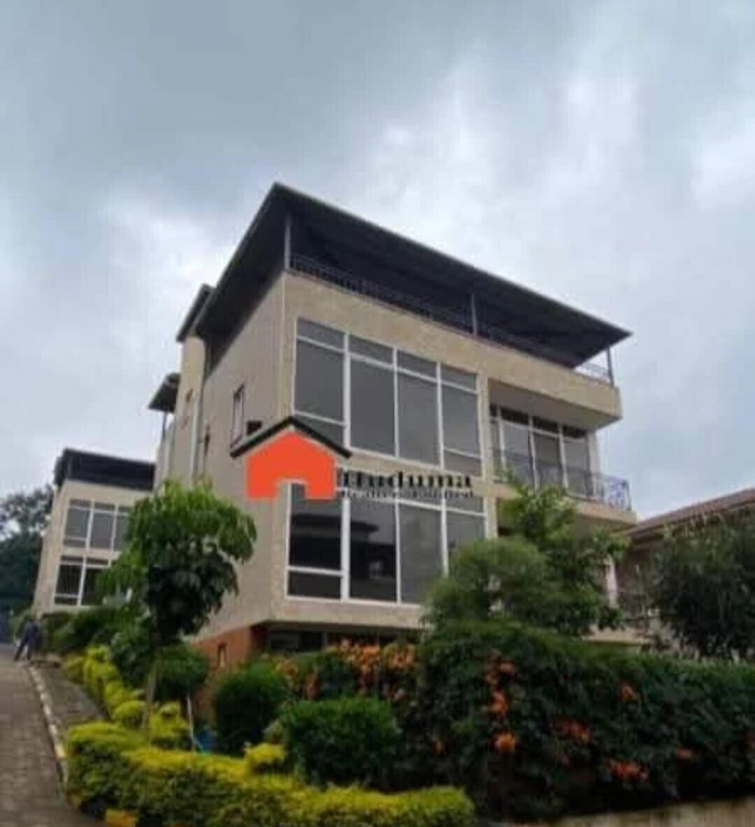 5-Bed Townhouse with DSQ & Backup Systems - Lavington