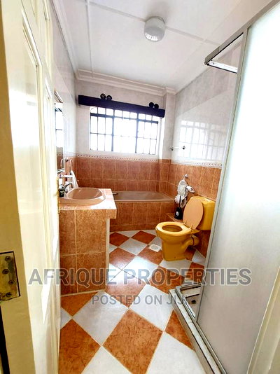 4bdrm Mansion in Runda for sale - Image 9