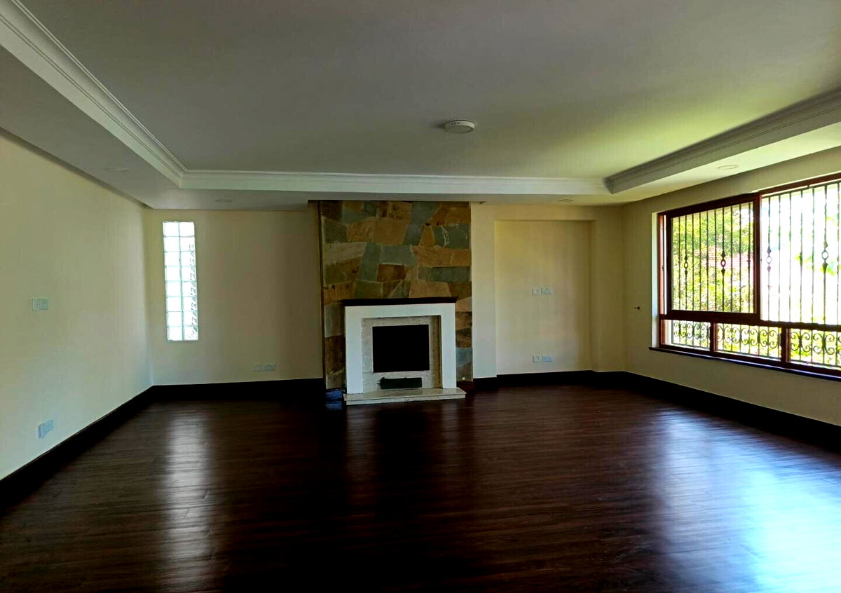 5-Ensuite Townhouse with Sunroom & Fireplace - Spring Valley