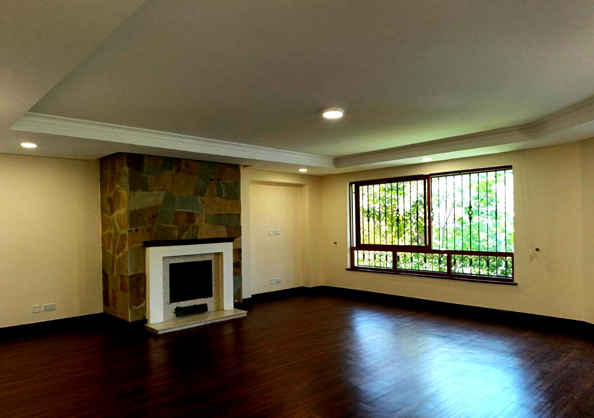 5-Ensuite Townhouse with Sunroom & Fireplace - Spring Valley