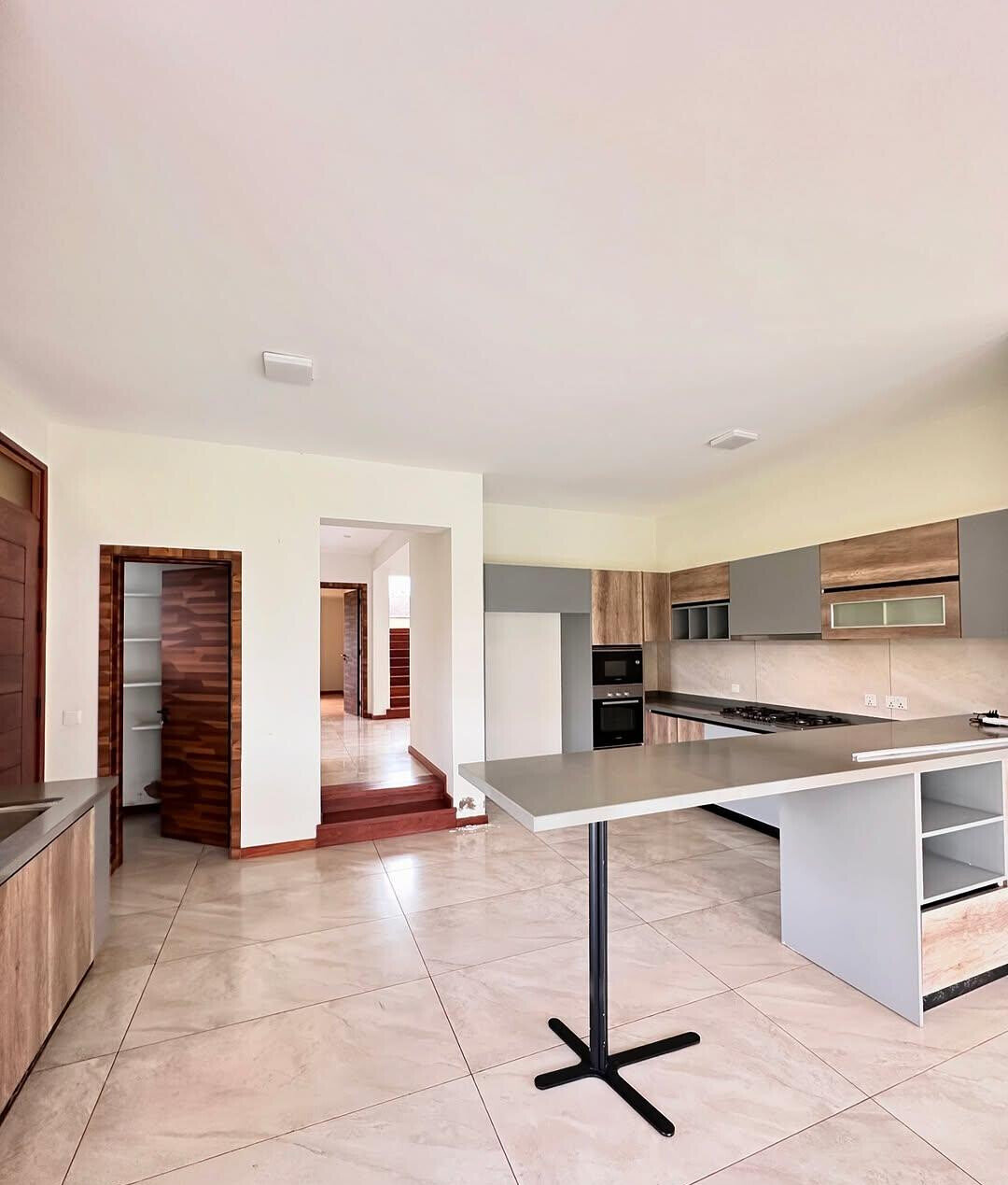 4-Ensuite Villa with DSQ & Clubhouse Pool – Karen