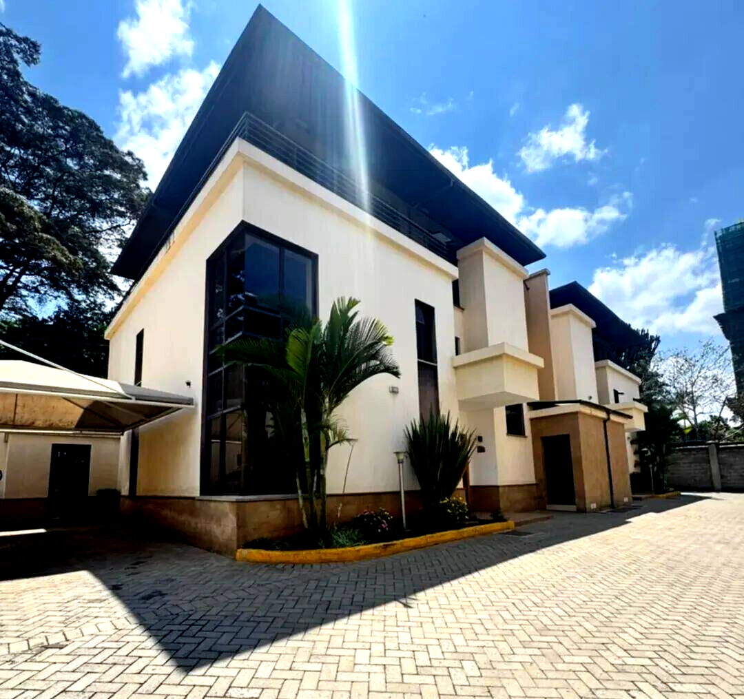 4BR Townhouse with DSQ & Private Garden in 8-Unit Gated Court - Kileleshwa
