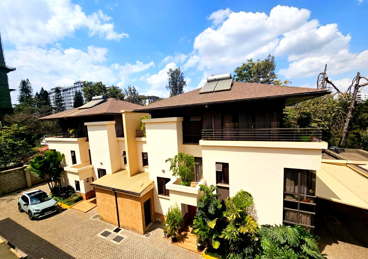 4BR Townhouse with DSQ & Private Garden in 8-Unit Gated Court - Kileleshwa