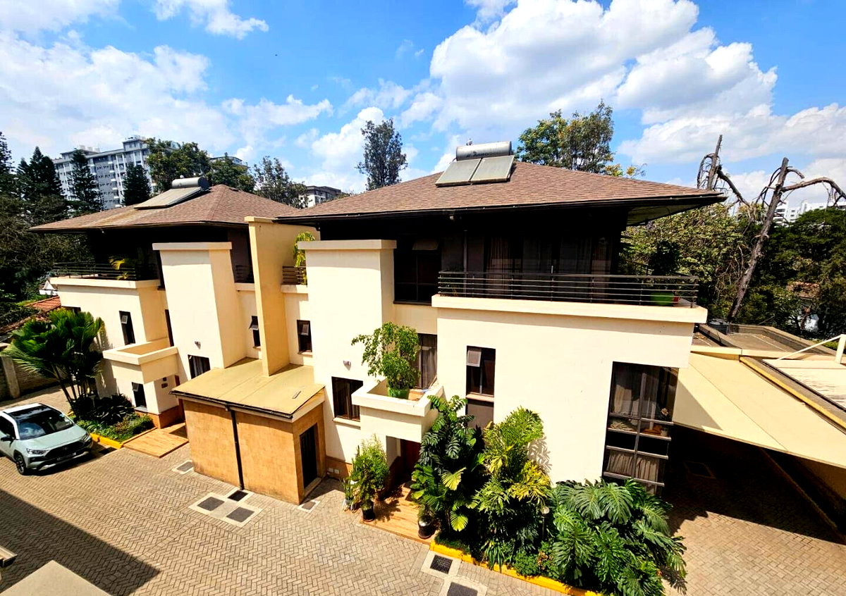 4BR Townhouse with DSQ & Private Garden in 8-Unit Gated Court - Kileleshwa