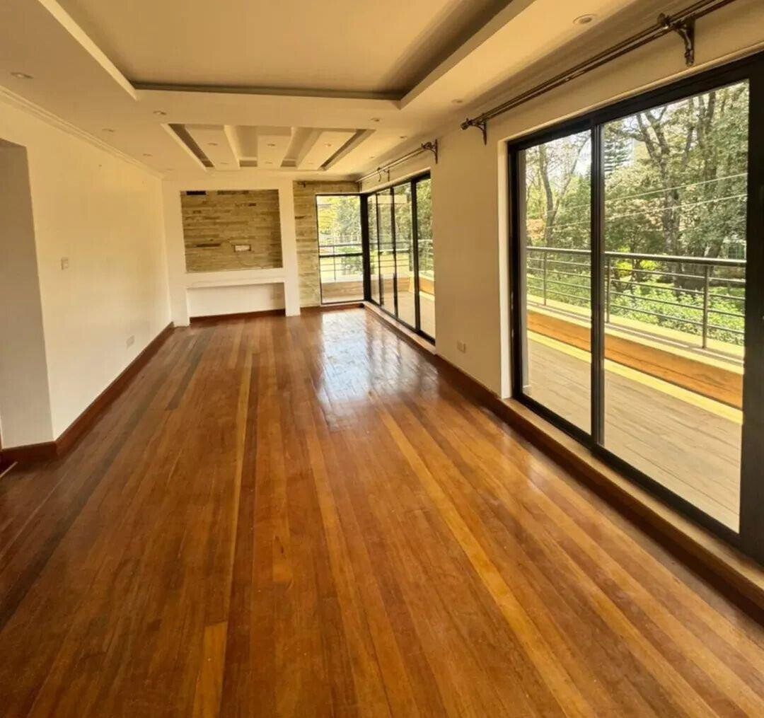 4BR Townhouse with DSQ & Private Garden in 8-Unit Gated Court - Kileleshwa
