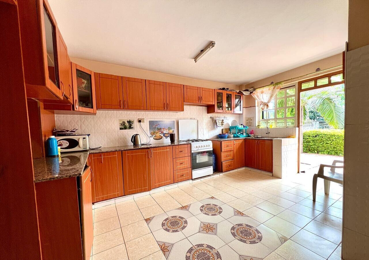 4BR All-Ensuite Townhouse on 50x100 with Mature Garden - Ruiru