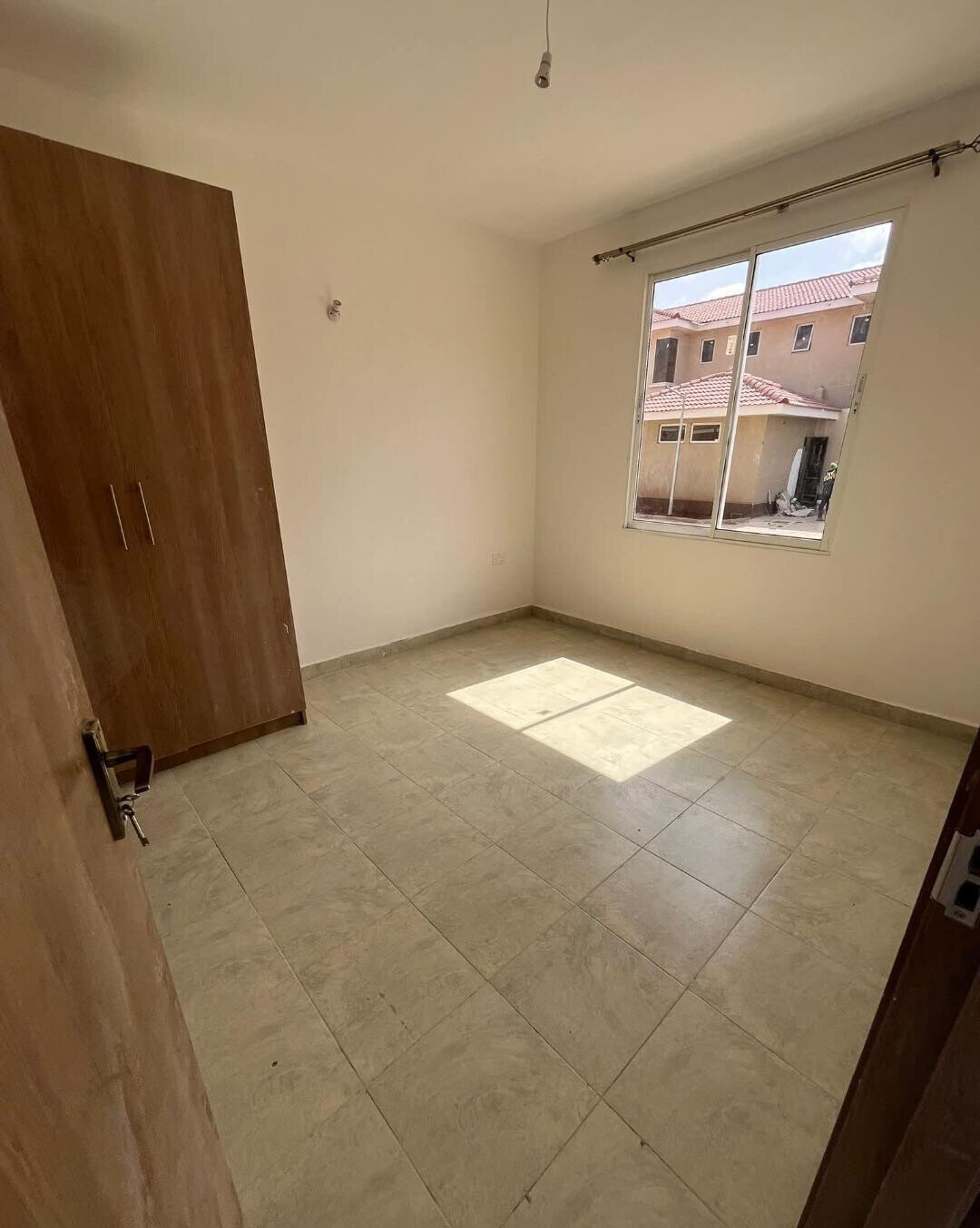 4BR Townhouse with DSQ on Gataka Road - Keys Ready
