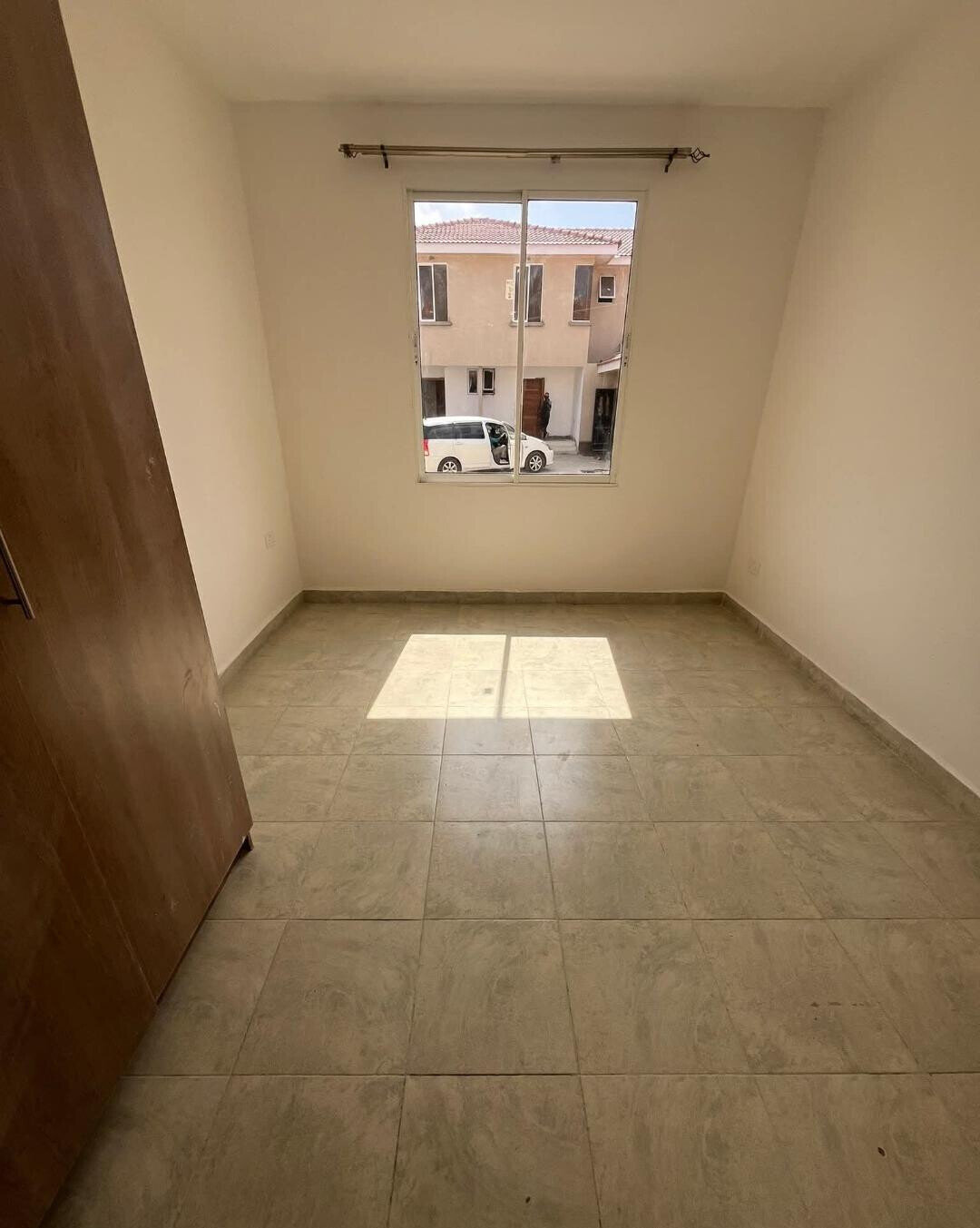 4BR Townhouse with DSQ on Gataka Road - Keys Ready
