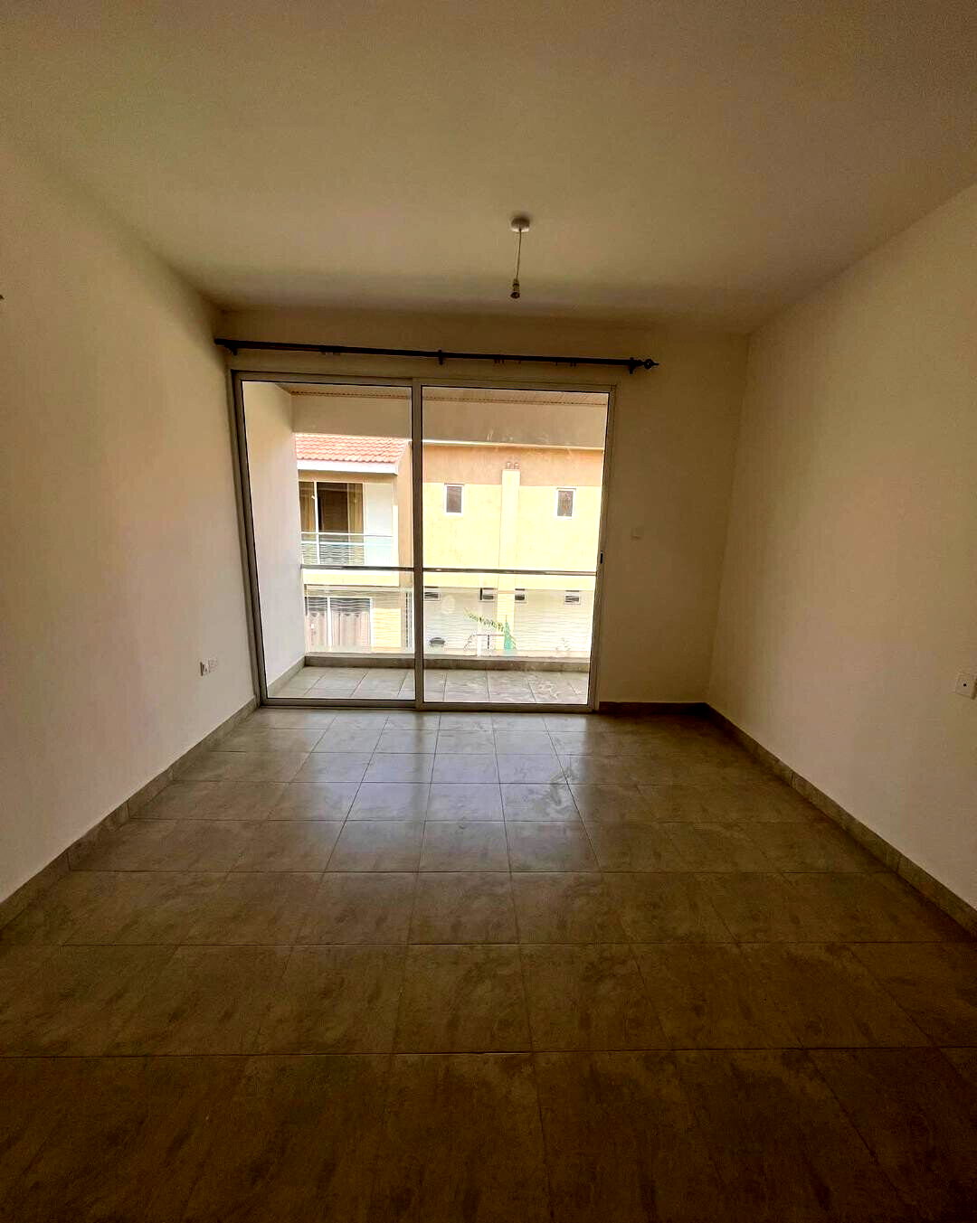 4BR Townhouse with DSQ on Gataka Road - Keys Ready