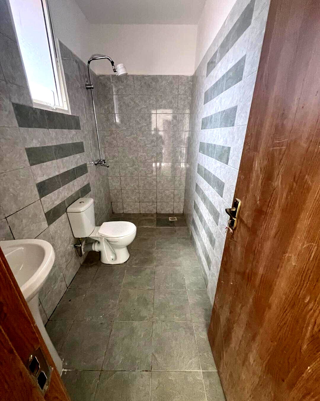 4BR Townhouse with DSQ on Gataka Road - Keys Ready
