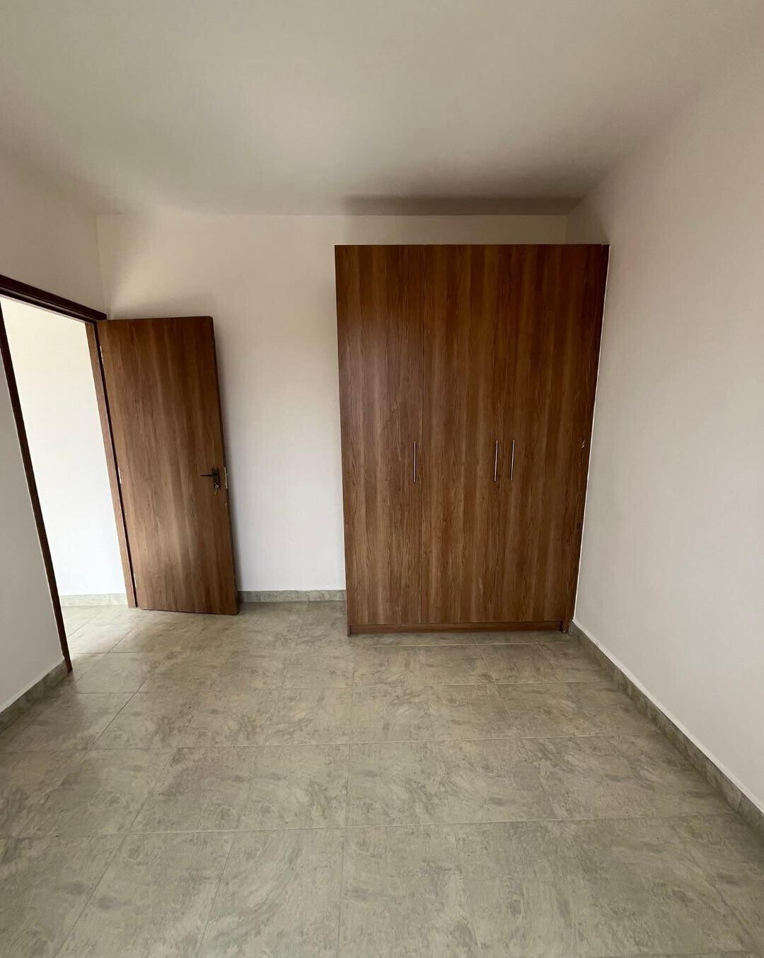4BR Townhouse with DSQ on Gataka Road - Keys Ready