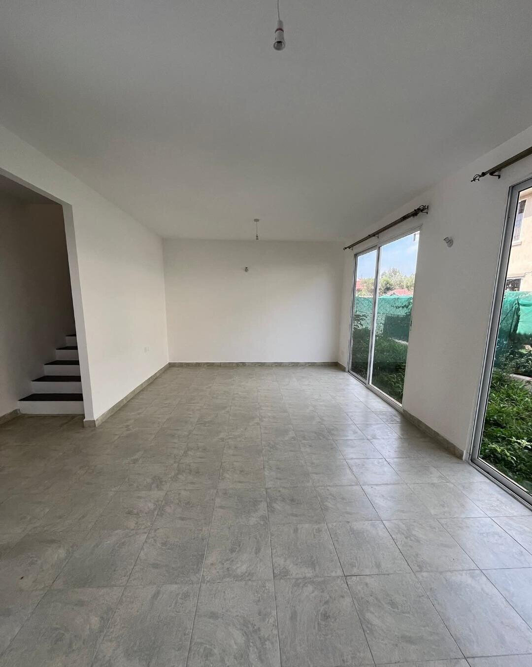 4BR Townhouse with DSQ on Gataka Road - Keys Ready