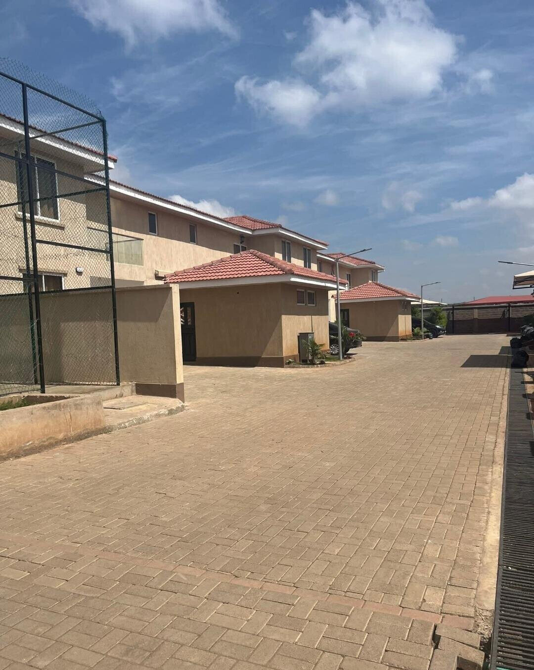 4BR Townhouse with DSQ on Gataka Road - Keys Ready