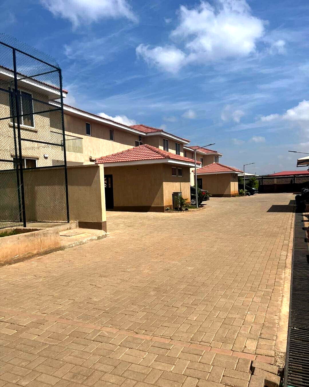 4BR Townhouse with DSQ on Gataka Road - Keys Ready