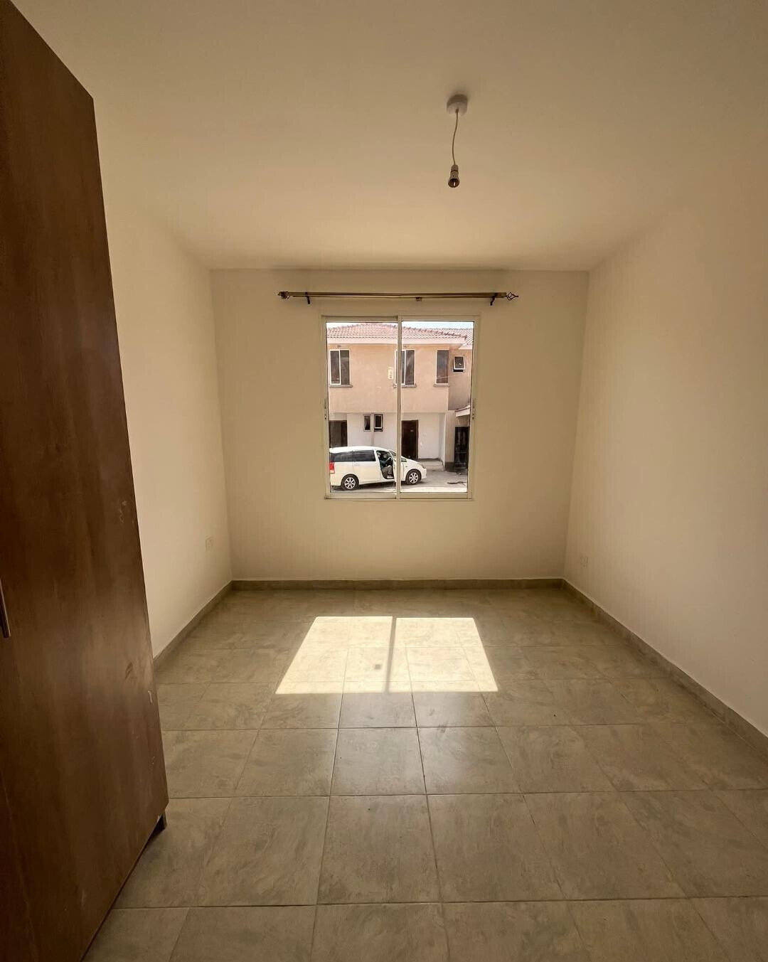 4BR Townhouse with DSQ on Gataka Road - Keys Ready