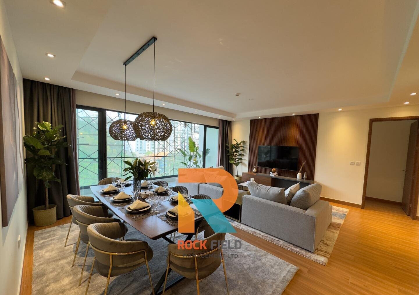 3BR + DSQ with Sky Gardens & Heated Infinity Pool – Riverside