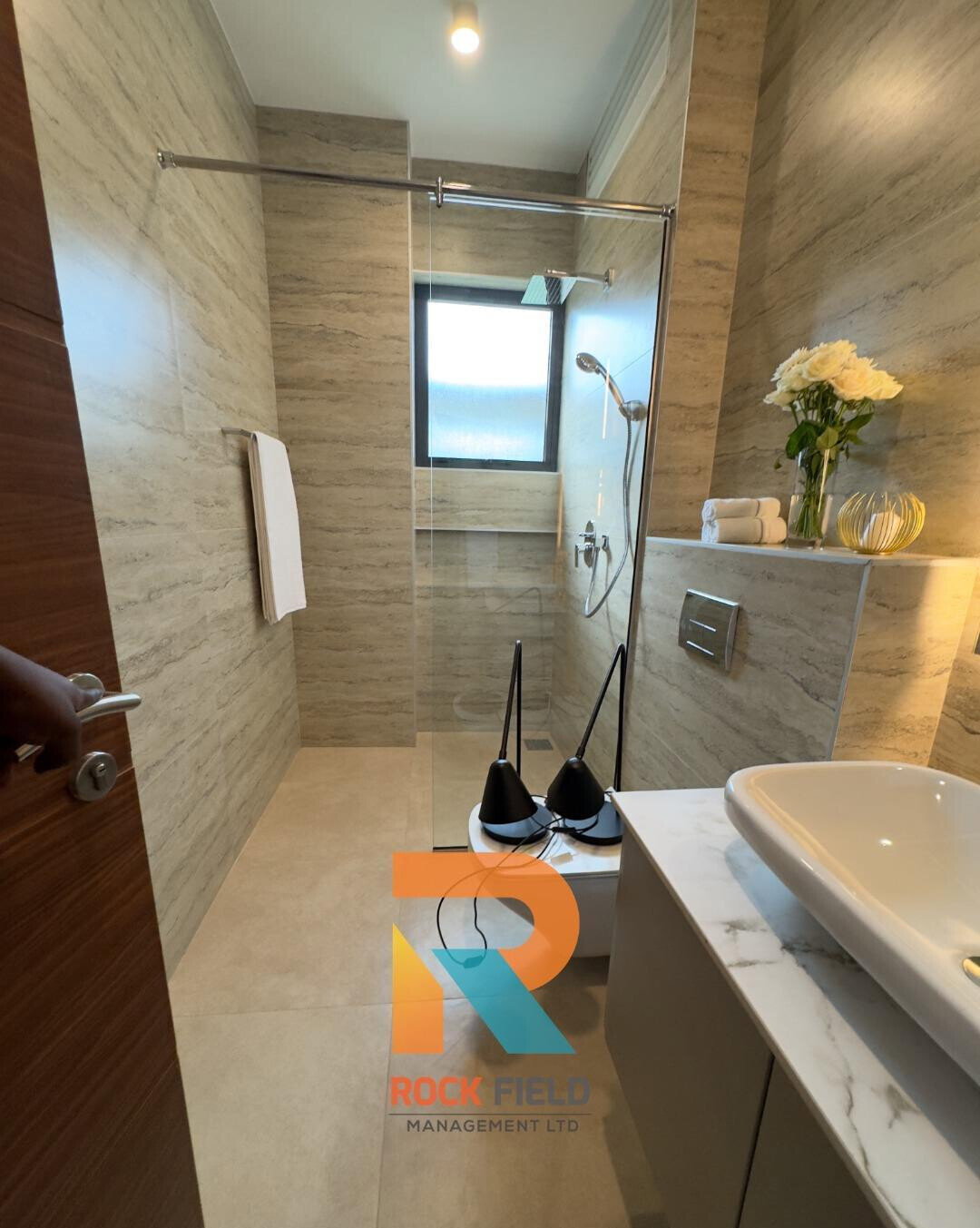 3BR + DSQ with Sky Gardens & Heated Infinity Pool – Riverside