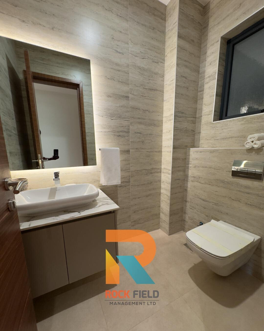 3BR + DSQ with Sky Gardens & Heated Infinity Pool – Riverside