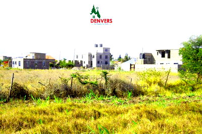 Residential Plots Near the Tarmac in Kamulu Town - Image 1