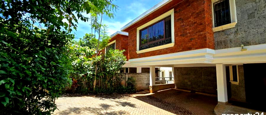 5-Ensuite Villa with Pool & Solar Heating - Spring Valley