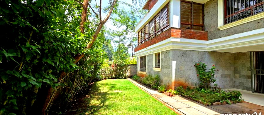 5-Ensuite Villa with Pool & Solar Heating - Spring Valley
