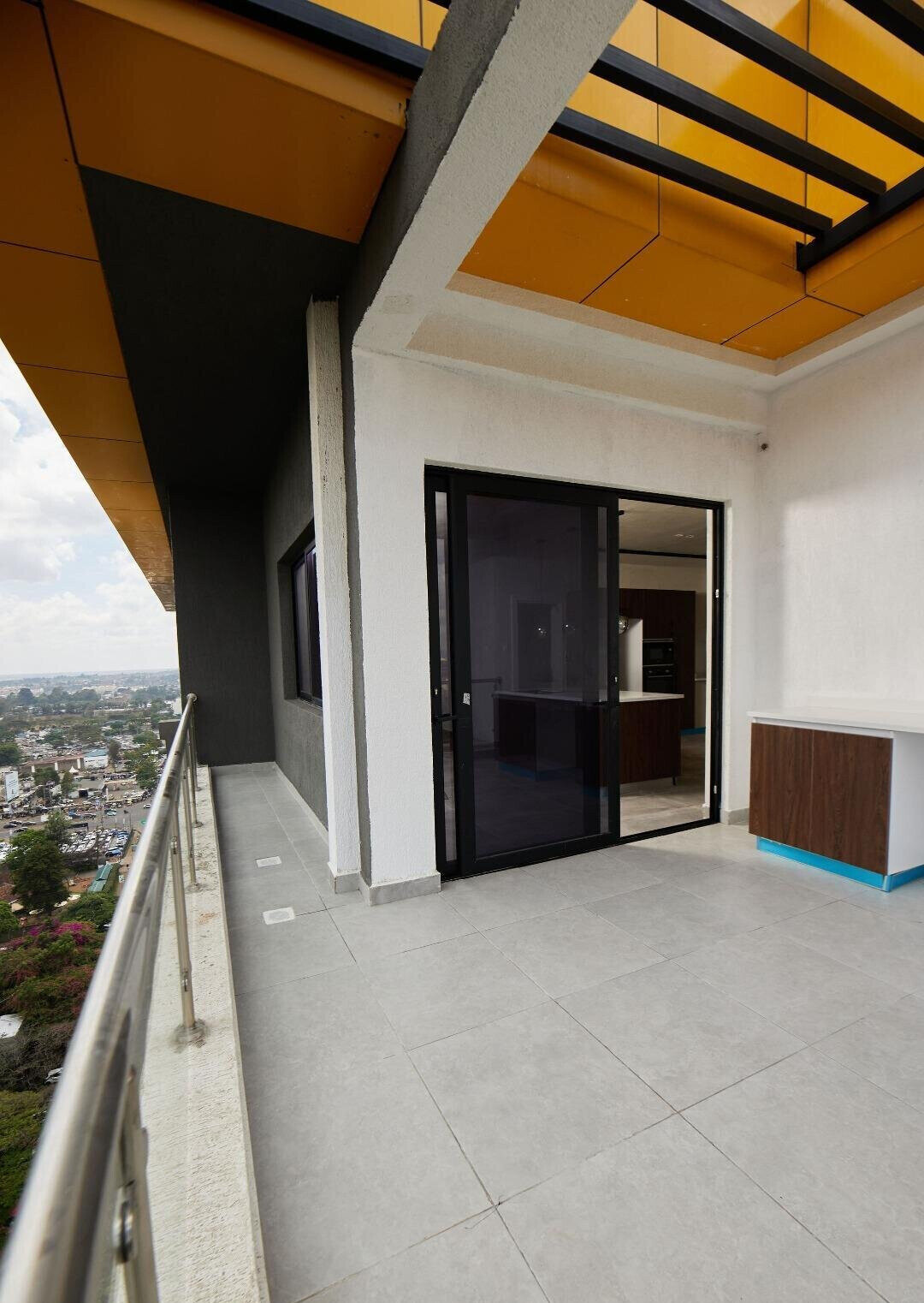 5BR Manhattan-Style Twin Tower Apartment with Heated Pool - Kilimani