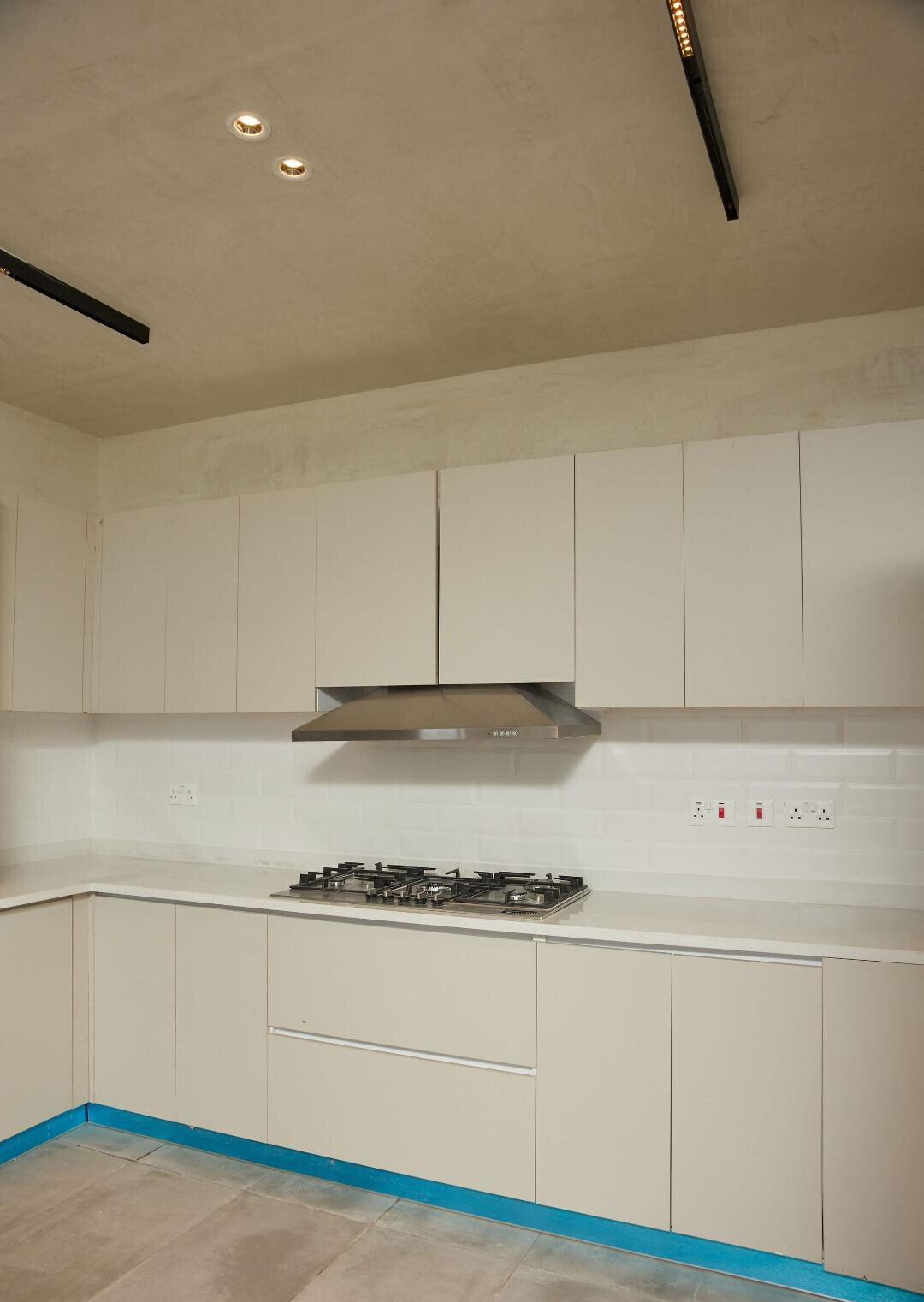 5BR Manhattan-Style Twin Tower Apartment with Heated Pool - Kilimani