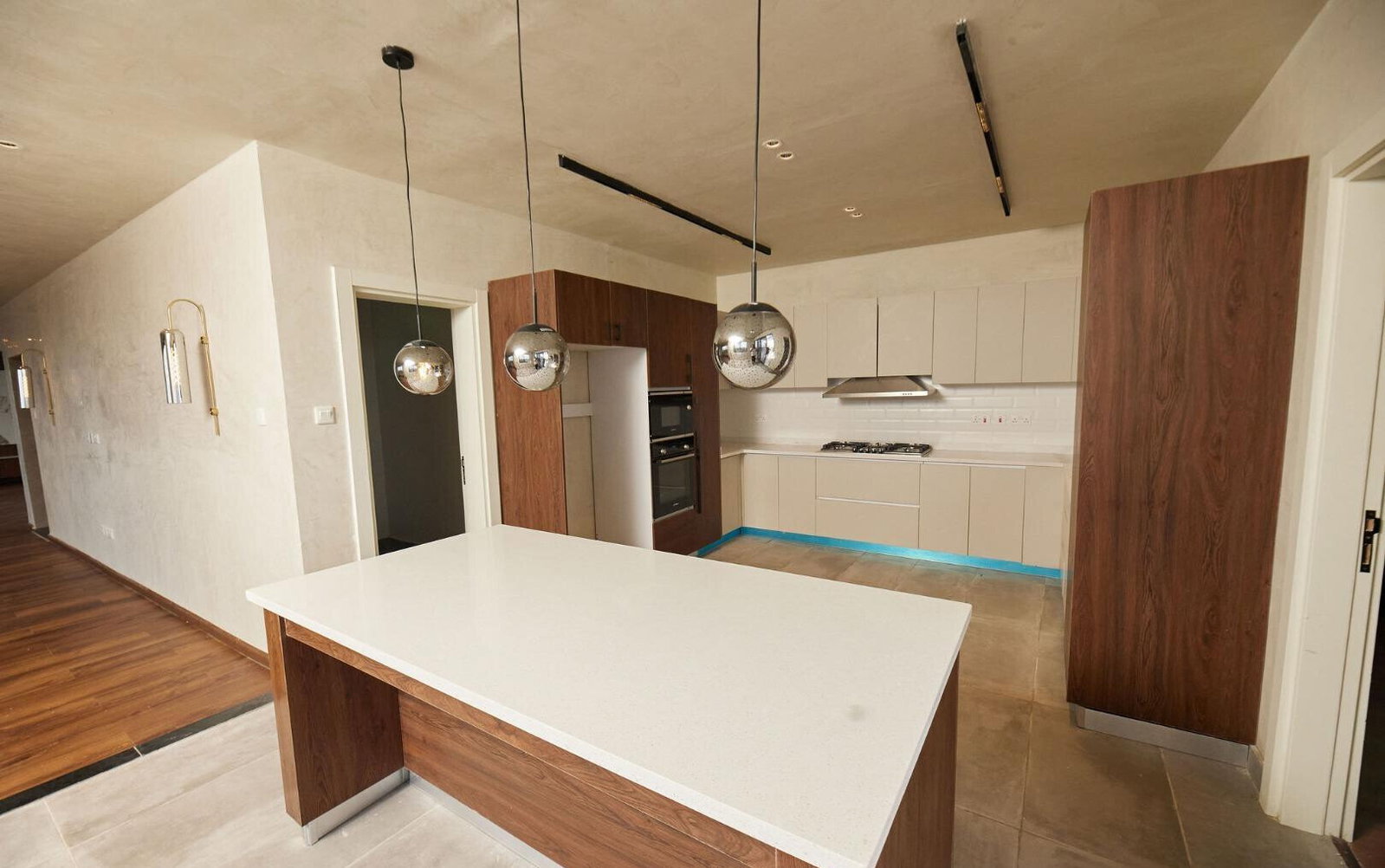 5BR Manhattan-Style Twin Tower Apartment with Heated Pool - Kilimani