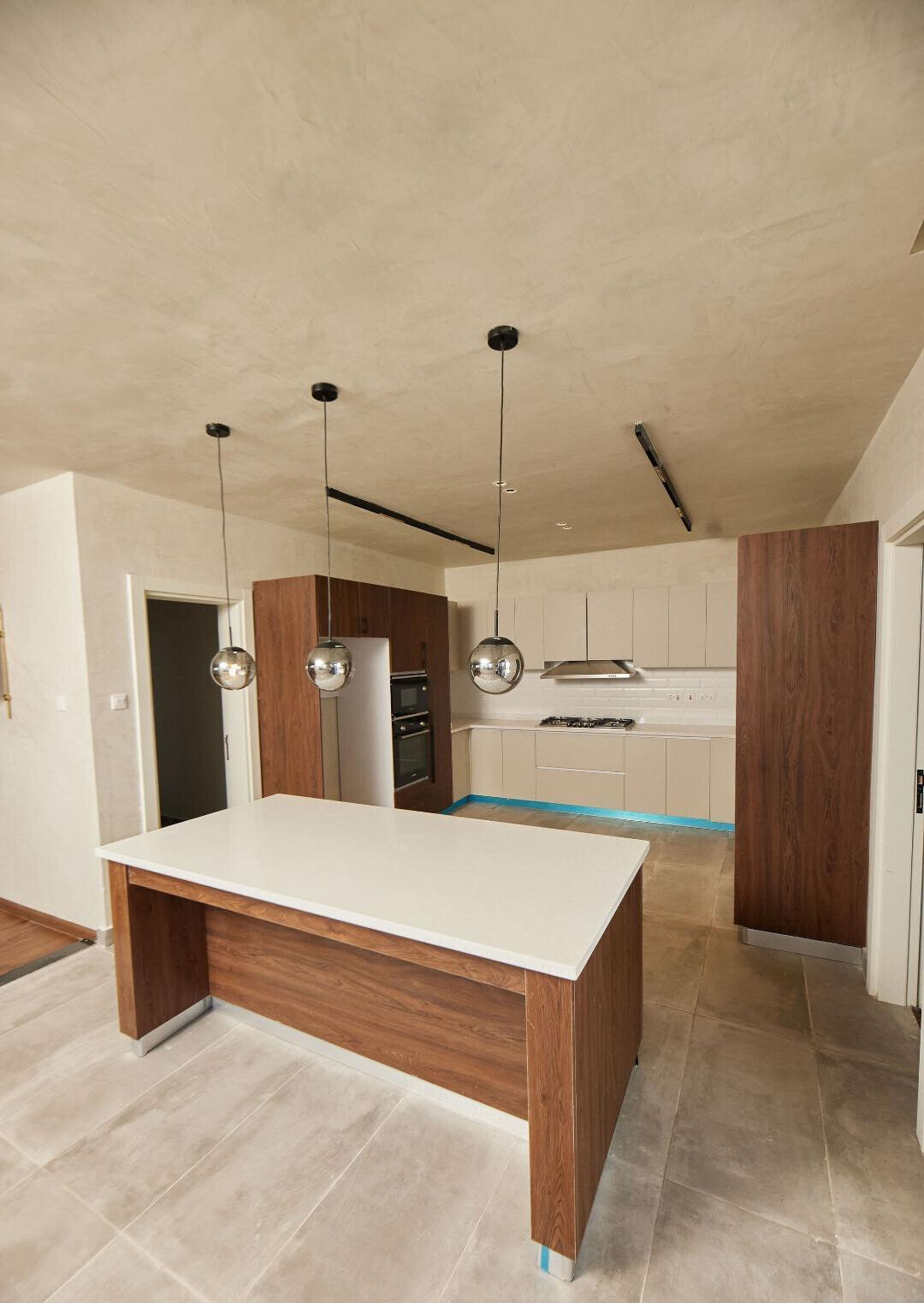 5BR Manhattan-Style Twin Tower Apartment with Heated Pool - Kilimani
