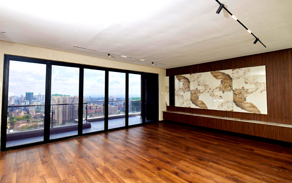 5BR Manhattan-Style Twin Tower Apartment with Heated Pool - Kilimani