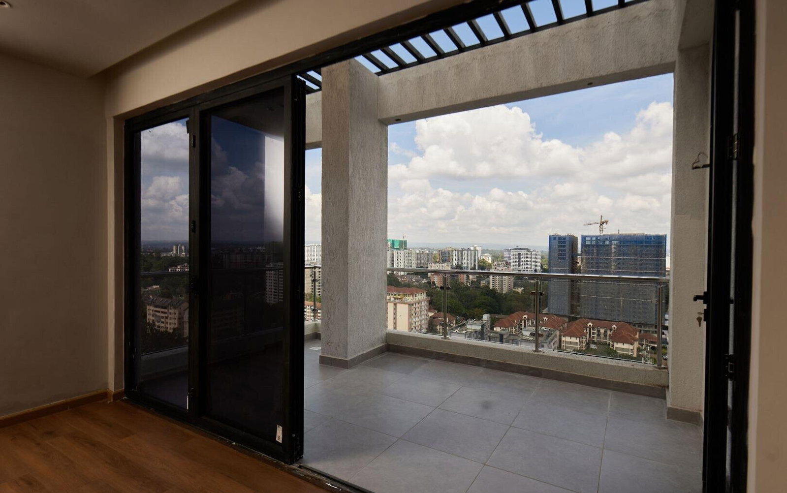 5BR Manhattan-Style Twin Tower Apartment with Heated Pool - Kilimani