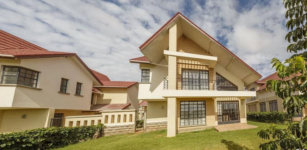 4BR Townhouse with Nursery & Pool in Gated Community - Kitengela