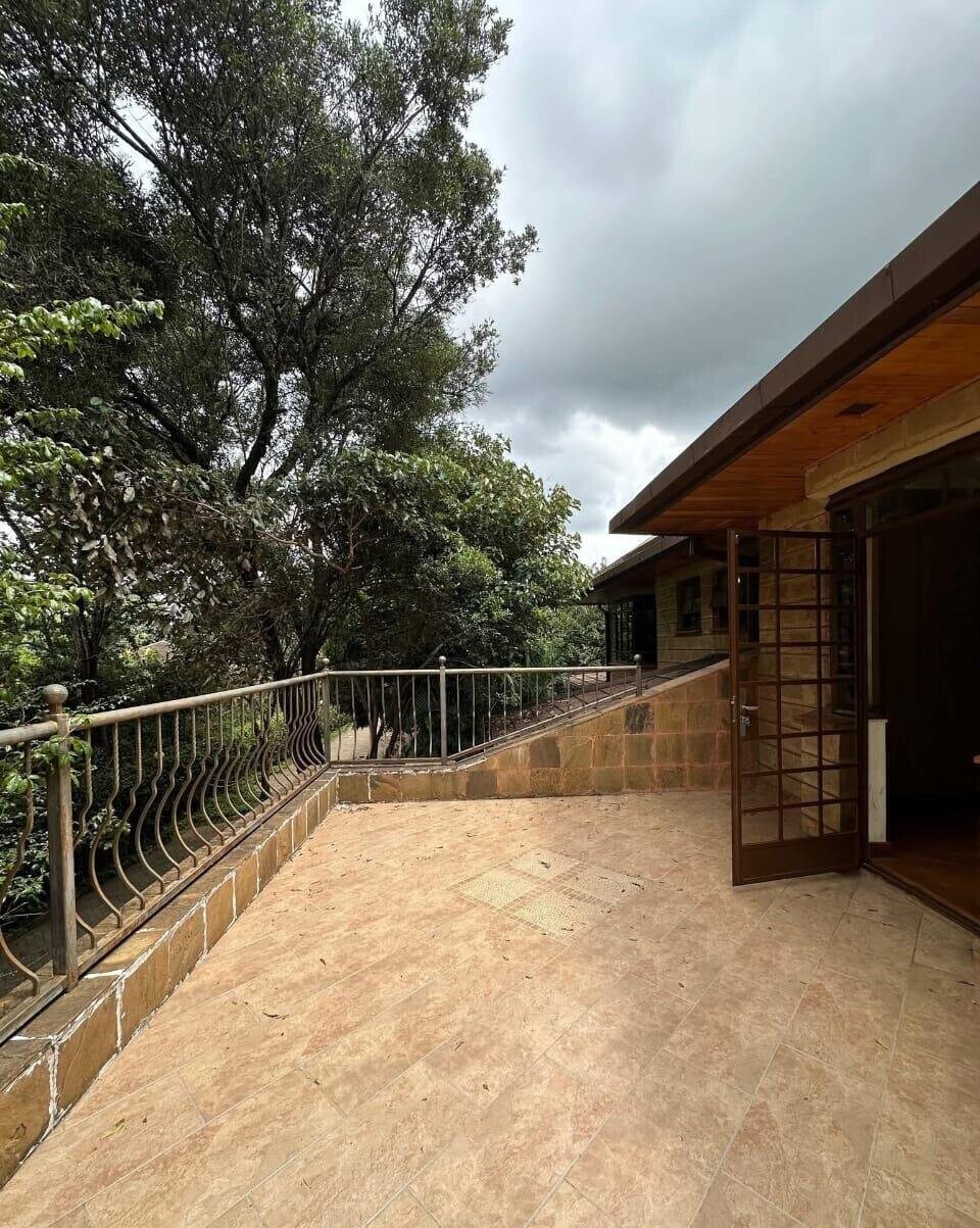 4-Ensuite Townhouse with Shared Pool – Karen