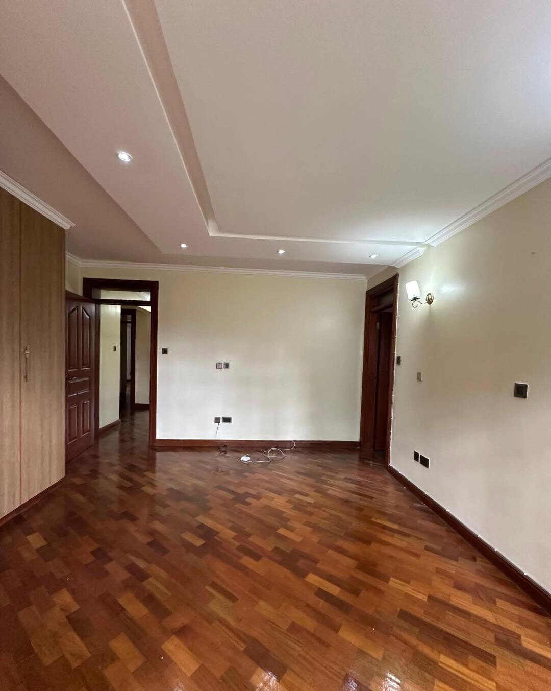 4-Ensuite Townhouse with Shared Pool – Karen