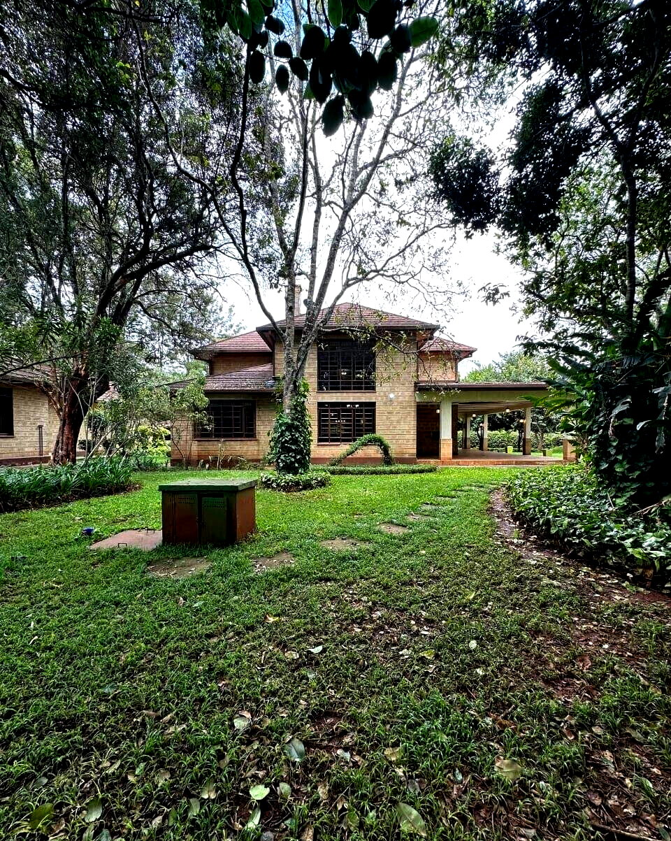 4-Ensuite Townhouse with Shared Pool – Karen