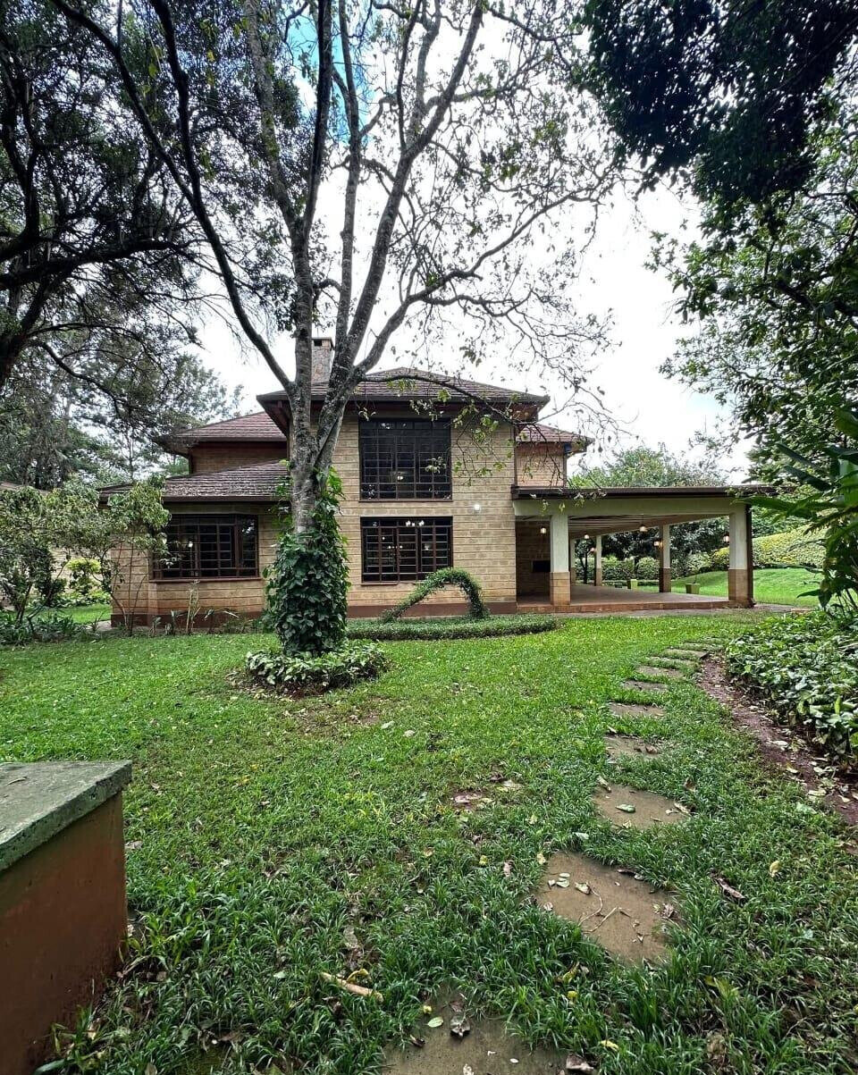 4-Ensuite Townhouse with Shared Pool – Karen