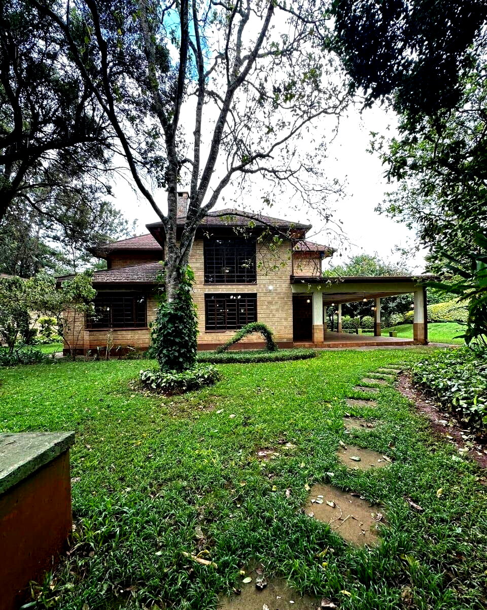 4-Ensuite Townhouse with Shared Pool – Karen
