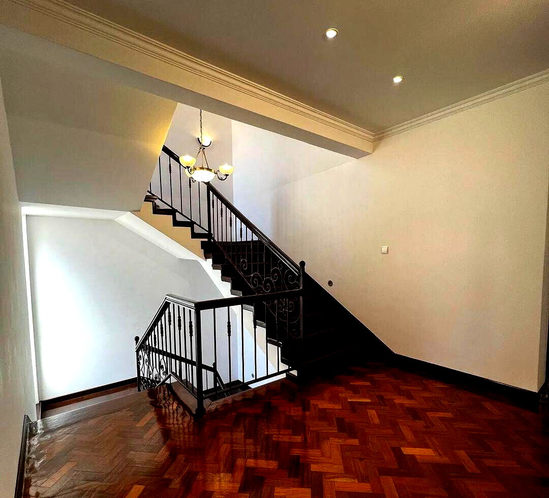5-Ensuite Townhouse with Backup Generator - Lavington Gated