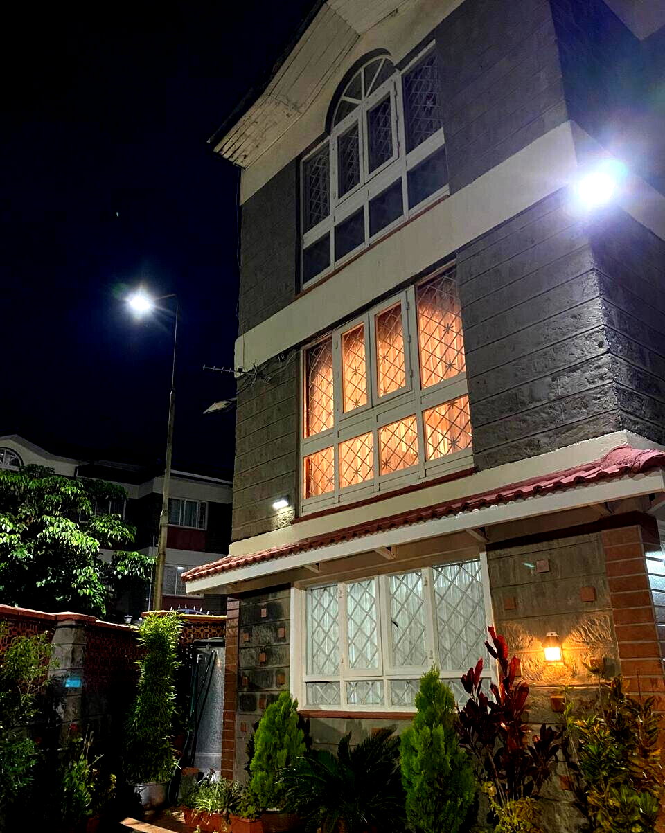 Corner 4BR Maisonette with DSQ & Walk-in Closets - South C