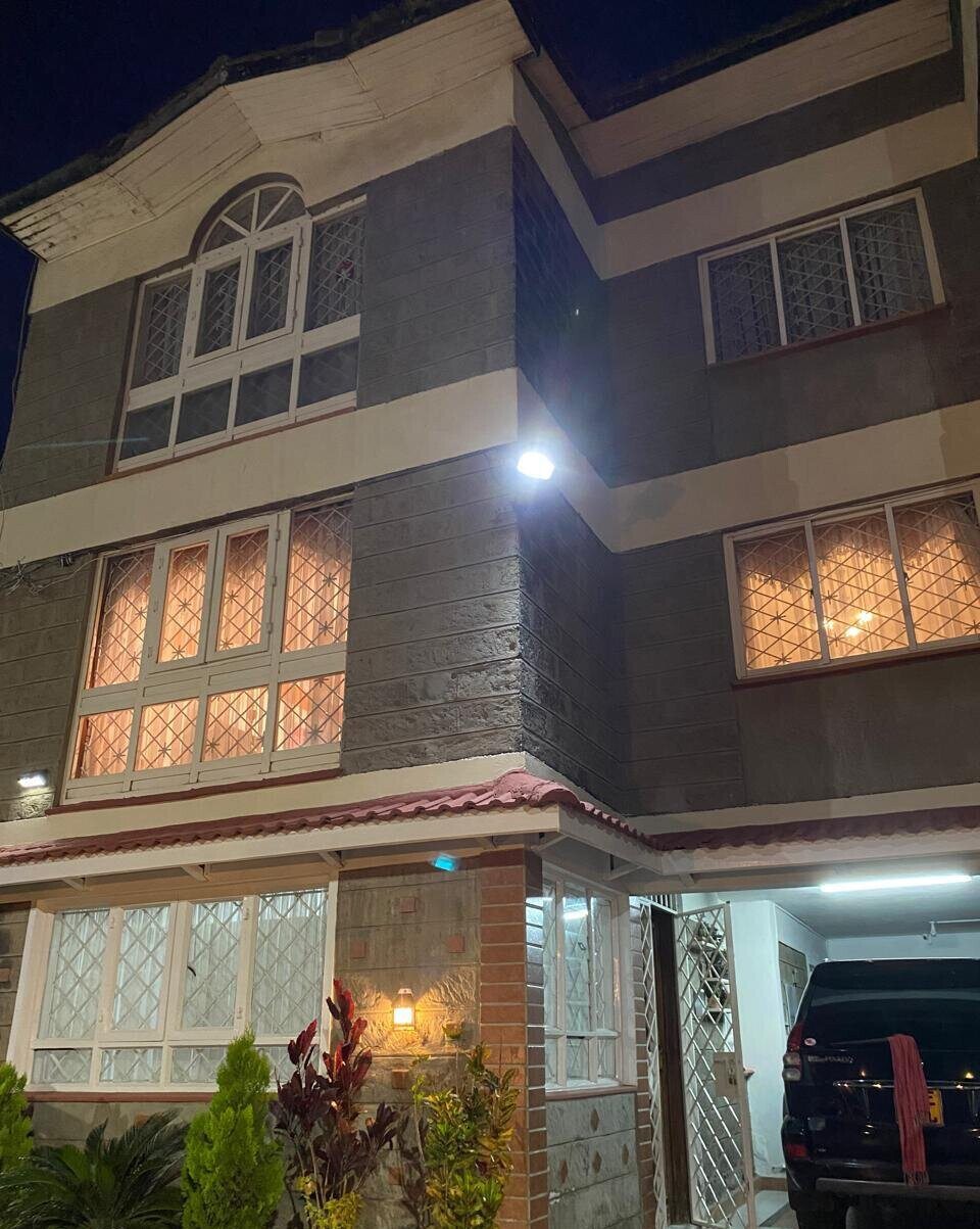 Corner 4BR Maisonette with DSQ & Walk-in Closets - South C
