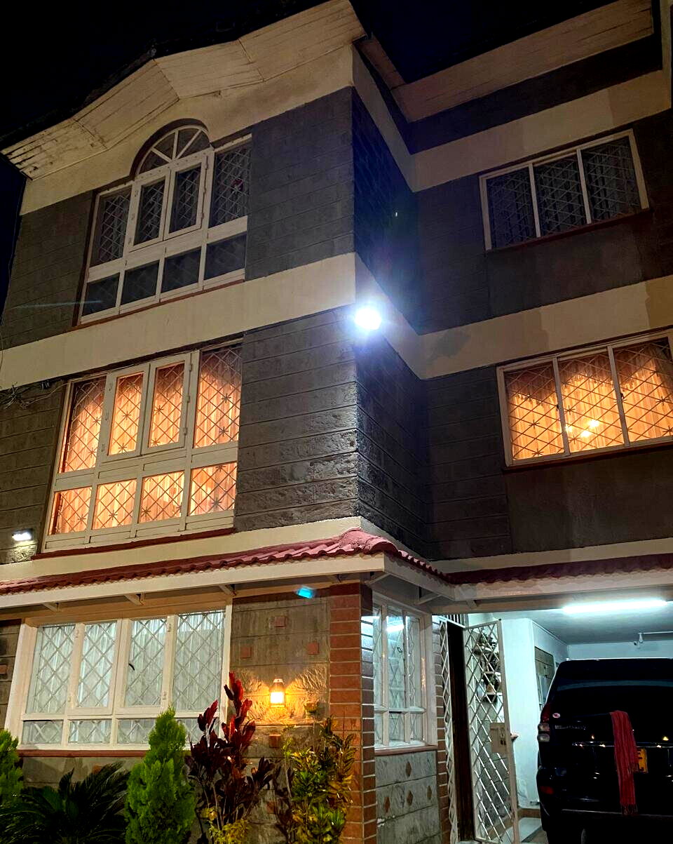 Corner 4BR Maisonette with DSQ & Walk-in Closets - South C