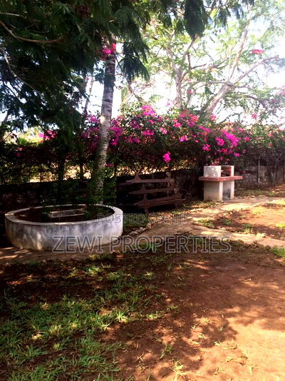 Furnished 2bdrm Bungalow in Casuarina Road, Town Centre for sale - Image 16