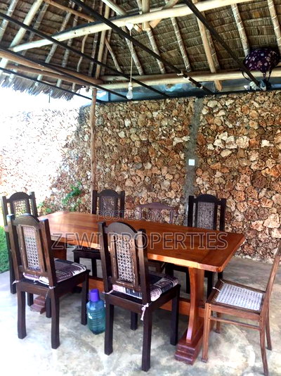 Furnished 2bdrm Bungalow in Casuarina Road, Town Centre for sale - Image 7