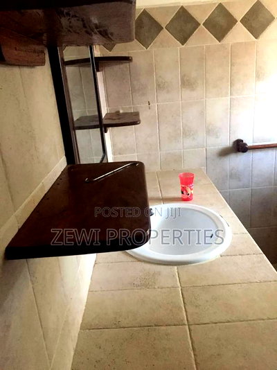 Furnished 2bdrm Bungalow in Casuarina Road, Town Centre for sale - Image 15