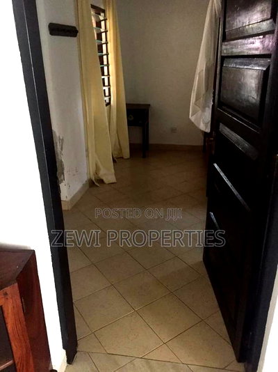 Furnished 2bdrm Bungalow in Casuarina Road, Town Centre for sale - Image 2